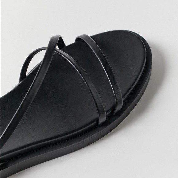 NWT UO Strappy Wrap Sandals, Faux Leather Minimal - Picture 4 of 4